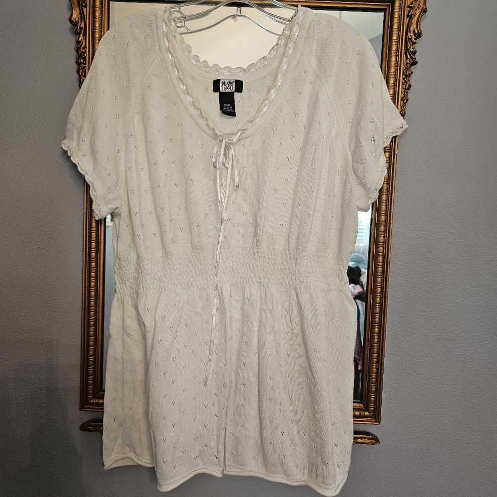 Short sleeve lightweight sweater